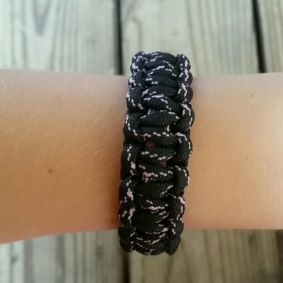 Aromatherapy Tactical 550 Paracord Bracelet - Picture 3 of 5